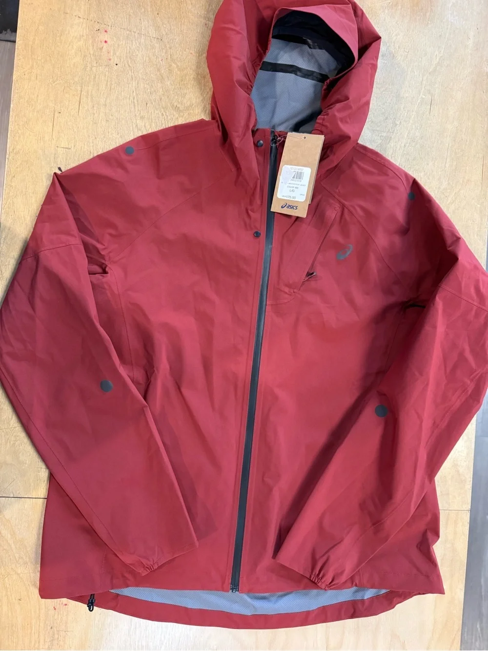 Asics Metarun lightweight Red Hooded Lightweight Jacket - Picture 1 of 3